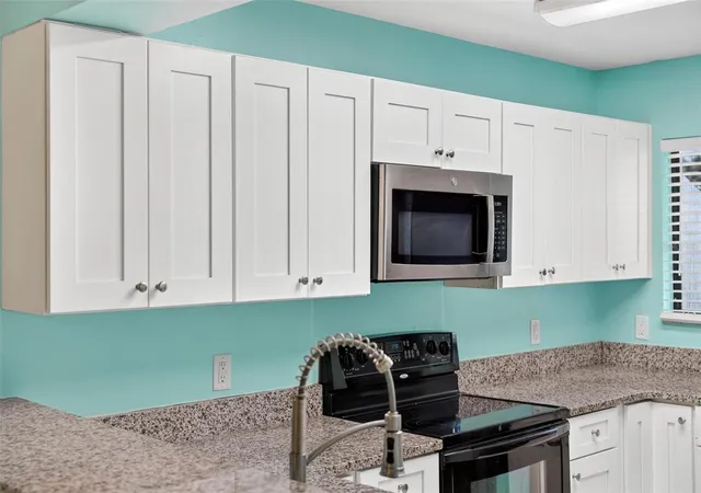 Photo 3 of House for sale at 486 Prestwick Pl, Kissimmee, FL 34759 | MLS# O6438972 | Listing updated on 2026-09-04