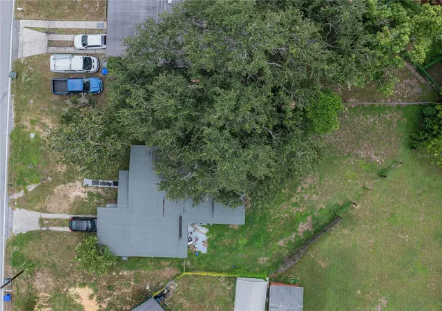 Photo 2 of Single family home for sale at 2021 S Crystal Lake Dr, Lakeland, FL 33801 | MLS# TB8545327 | Listing updated on 2026-09-05