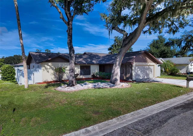 Photo 3 of Sale Pending at 5456 81st Avenue Cir E, Palmetto, FL 34221 | MLS# A4704995 | Listing updated on 2026-10-04