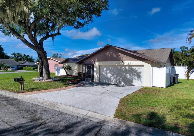 Photo 4 of Sale Pending at 5456 81st Avenue Cir E, Palmetto, FL 34221 | MLS# A4704995 | Listing updated on 2026-10-04