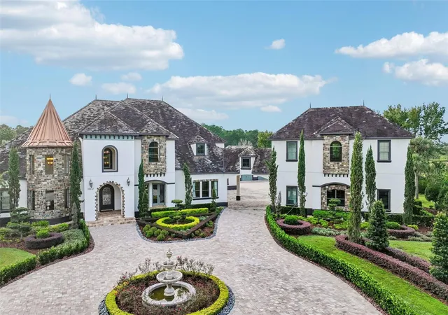 Photo 2 of Mansion for sale at 10641 Broadland Pass, Thonotosassa, FL 33592 | MLS# TB8545329 | Listing updated on 2026-09-24