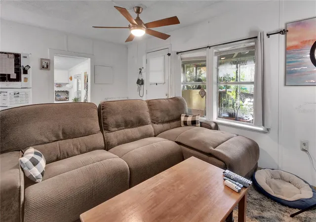 Photo 3 of Single family home for sale at 18931 E Altoona Rd, Altoona, FL 32702 | MLS# V4951103 | Listing updated on 2026-09-22