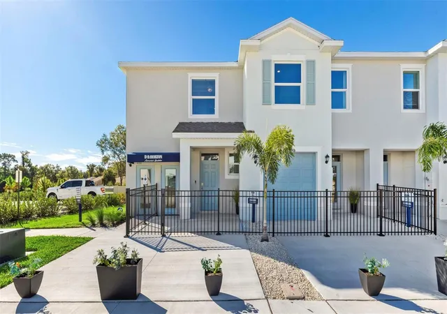 Photo 2 of Sale Pending at 4097 Gold Dust Ln, Sarasota, FL 34243 | MLS# A4705004 | Listing updated on 2026-09-14