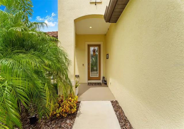 Photo 2 of Single family home for sale at 208 Capriana Ct, Nokomis, FL 34275 | MLS# N6145611 | Listing updated on 2026-09-21