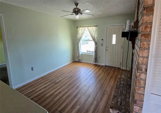 Photo 3 of Single family home for sale at 11346 Cir Way, Leesburg, FL 34788 | MLS# V4951105 | Listing updated on 2026-10-12