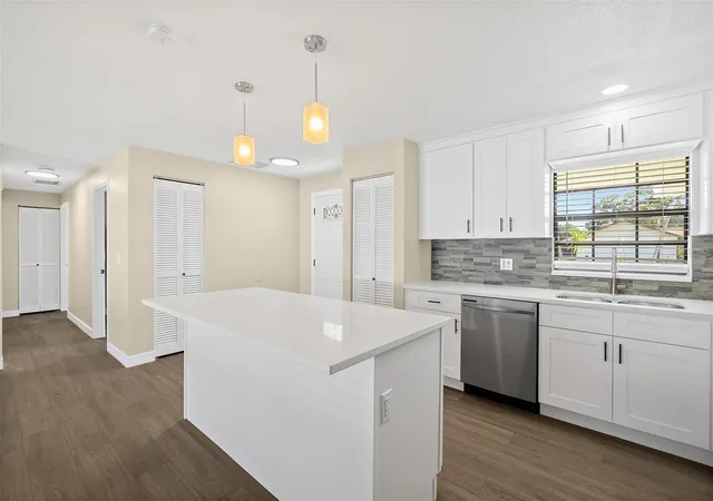 Photo 4 of Single family home for sale at 977 Whiporwill Dr, Port Orange, FL 32127 | MLS# V4951108 | Listing updated on 2026-09-29