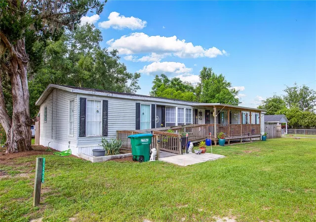 Photo 2 of Manufactured home for sale at 17242 Bradford Ave, Brooker, FL 32622 | MLS# GC543235 | Listing updated on 2026-09-04