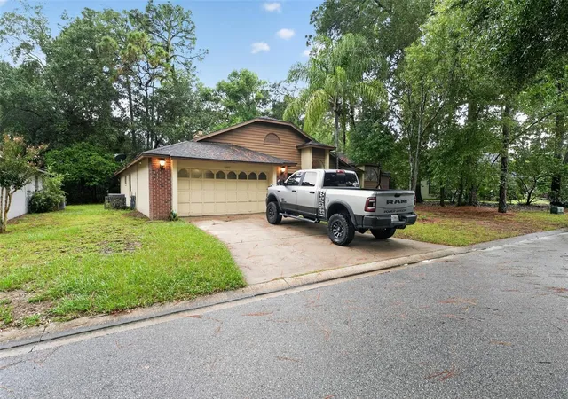 Photo 2 of Single family home for sale at 1232 Bent Oak Trl, Altamonte Springs, FL 32714 | MLS# O6439028 | Listing updated on 2026-09-28
