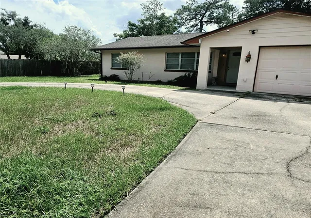 Photo 2 of Single family home for sale at 153 E Highbanks Rd, Debary, FL 32713 | MLS# O6439035 | Listing updated on 2026-09-05
