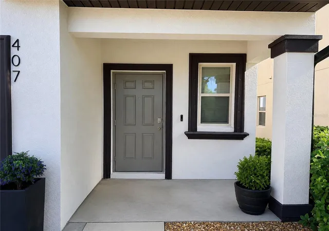 Photo 3 of Single family home for sale at 407 Royal Empress Dr, Ruskin, FL 33570 | MLS# TB8545384 | Listing updated on 2026-10-07