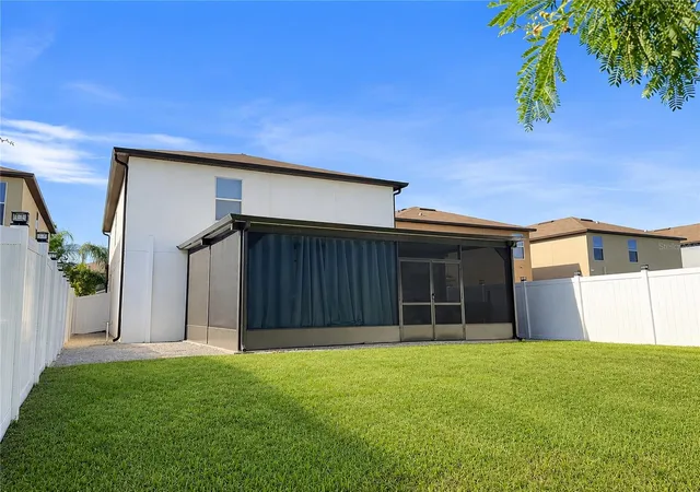 Photo 4 of Single family home for sale at 407 Royal Empress Dr, Ruskin, FL 33570 | MLS# TB8545384 | Listing updated on 2026-10-07