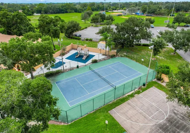 Listing Photo 2 - Condo for sale in building located at 7661 Sugar Bend Dr, ORLANDO, FL 32819 - Unit #7661