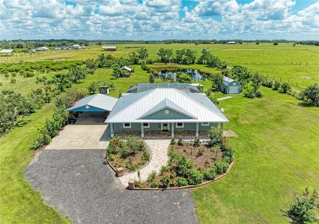 Photo 1 of Single family home for sale at 7635 Wauchula Rd, Myakka City, FL 34251 | MLS# A4705016 | Listing updated on 2026-09-06