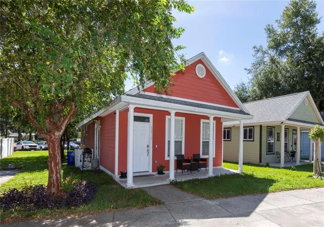 Photo 2 of Single family home for sale at 6212 Moorefield Ln, Zephyrhills, FL 33542 | MLS# W7889191 | Listing updated on 2026-09-05