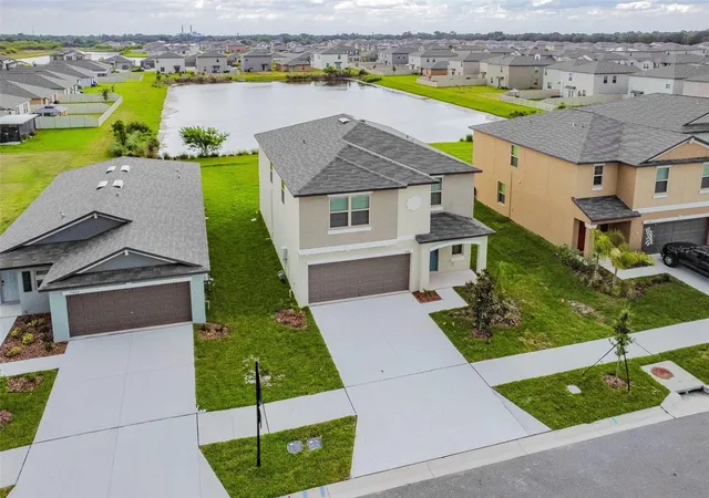 Photo 2 of Single family home for sale at 5064 White Chicory Dr, Apollo Beach, FL 33572 | MLS# TB8545403 | Listing updated on 2026-10-05