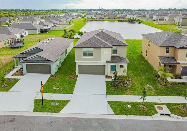 Photo 3 of Single family home for sale at 5064 White Chicory Dr, Apollo Beach, FL 33572 | MLS# TB8545403 | Listing updated on 2026-10-05
