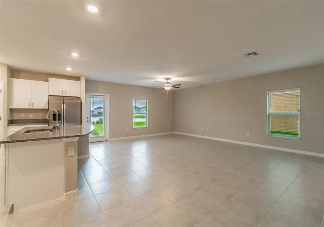Photo 4 of Single family home for sale at 5064 White Chicory Dr, Apollo Beach, FL 33572 | MLS# TB8545403 | Listing updated on 2026-10-05