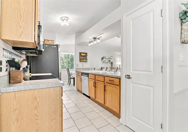Photo 3 of Single family home for sale at 1149 Autumn Brk Cir, Longwood, FL 32750 | MLS# O6439062 | Listing updated on 2026-09-05