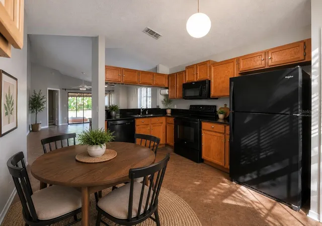 Photo 3 of Single family home for sale at 2201 Grasmere Dr, Apopka, FL 32703 | MLS# O6439063 | Listing updated on 2026-09-05