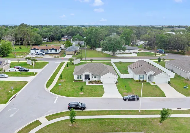 Photo 3 of Single family home for sale at 1083 Snively Cir, Lake Hamilton, FL 33851 | MLS# S5156906 | Listing updated on 2026-09-04
