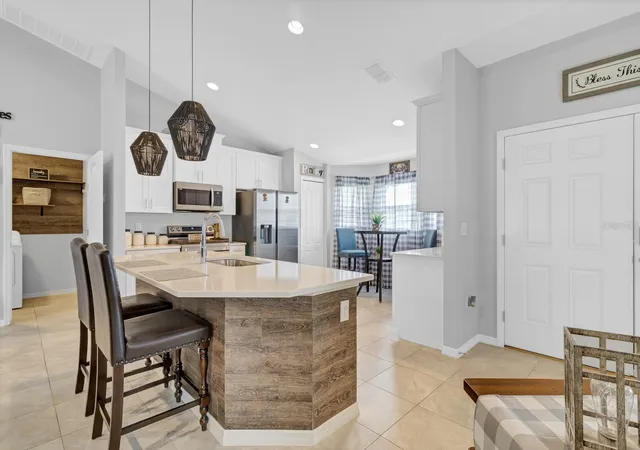 Photo 4 of Single family home for sale at 1083 Snively Cir, Lake Hamilton, FL 33851 | MLS# S5156906 | Listing updated on 2026-09-04