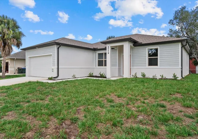 Photo 2 of Single family home for sale at 5779 N Cranberry Blvd, North Port, FL 34286 | MLS# TB8545421 | Listing updated on 2026-09-13