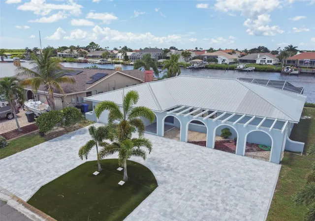 Photo 2 of Single family home for sale at 919 Chipaway Dr, Apollo Beach, FL 33572 | MLS# TB8545425 | Listing updated on 2026-09-04