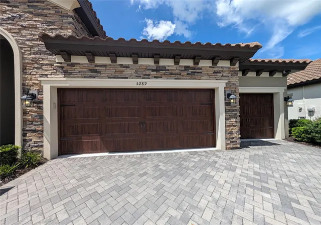 Photo 3 of Single family home for sale at 5289 Night Star Trl, Odessa, FL 33556 | MLS# TB8545432 | Listing updated on 2026-09-27