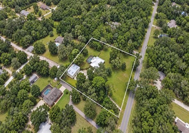 Photo 3 of Single family home for sale at 1530 W Beresford Ave, Deland, FL 32720 | MLS# V4951112 | Listing updated on 2026-09-15
