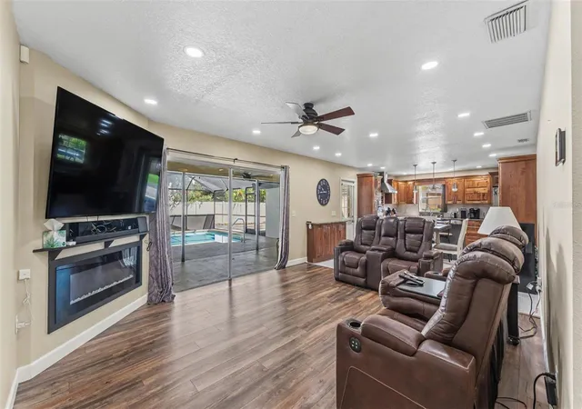 Photo 4 of Single family home for sale at 1638 Yeomans Path, Lakeland, FL 33809 | MLS# L4964818 | Listing updated on 2026-09-07