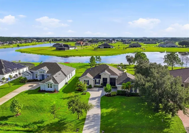 Photo 4 of Single family home for sale at 5209 Lake Venice Dr, Wimauma, FL 33598 | MLS# TB8545472 | Listing updated on 2026-09-29
