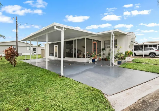 Photo 3 of Manufactured home for sale at 3114 Crystal Ln, Ellenton, FL 34222 | MLS# TB8545478 | Listing updated on 2026-09-12