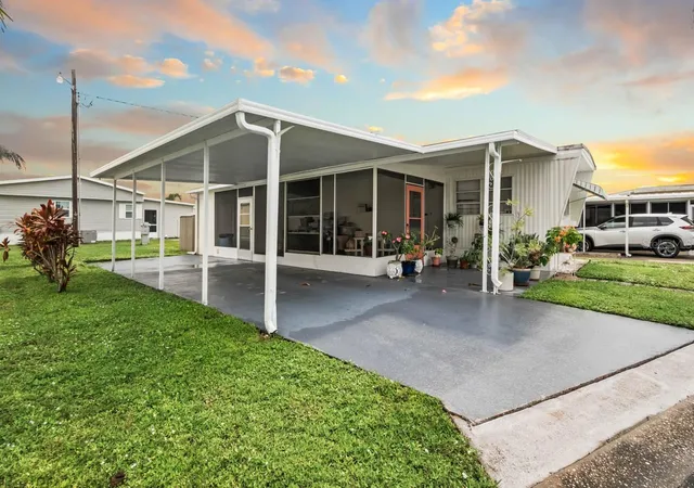 Photo 3 of Manufactured home for sale at 3114 Crystal Ln, Ellenton, FL 34222 | MLS# TB8545478 | Listing updated on 2026-09-12