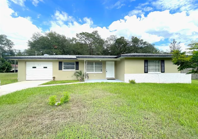 Photo 1 of Single family home for sale at 814 Sherwood Ave, Inverness, FL 34450 | MLS# OM731657 | Listing updated on 2026-09-04