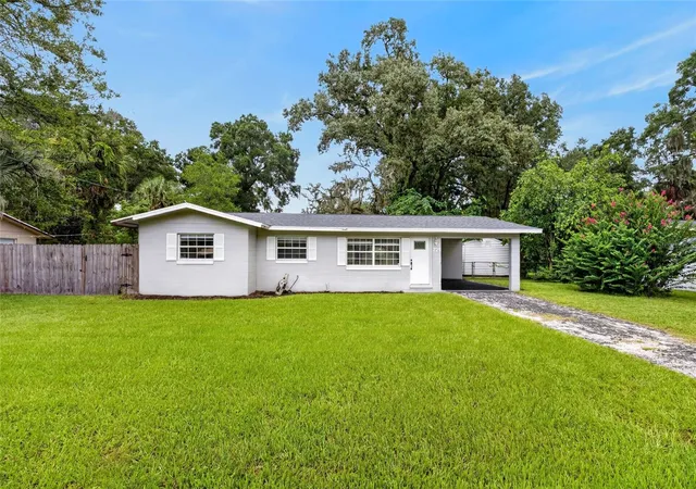 Photo 2 of Single family home for sale at 729 Se 26th Street, Ocala, FL 34471 | MLS# OM731658 | Listing updated on 2026-09-05