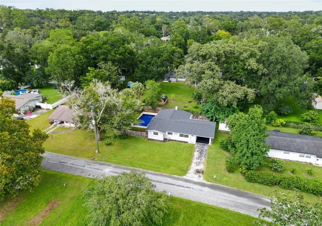 Photo 3 of Single family home for sale at 729 Se 26th Street, Ocala, FL 34471 | MLS# OM731658 | Listing updated on 2026-09-05