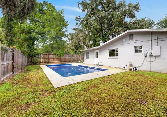 Photo 3 of Single family home for sale at 729 SE 26th Street, Ocala, FL 34471 | MLS# OM731658 | Listing updated on 2026-09-05