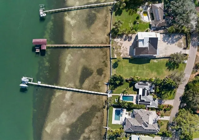 Photo 1 of Land for sale at 6100 Bahama Shrs Dr S, Saint Petersburg, FL 33705 | MLS# V4951113 | Listing updated on 2026-10-11