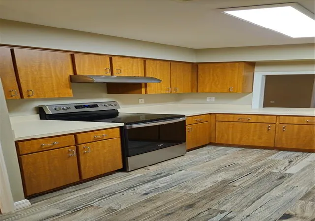Photo 3 of Single family home for sale at 1568 Grove Ct, Tavares, FL 32778 | MLS# O6439106 | Listing updated on 2026-09-04
