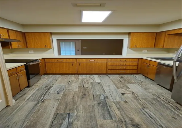 Photo 4 of Single family home for sale at 1568 Grove Ct, Tavares, FL 32778 | MLS# O6439106 | Listing updated on 2026-09-04