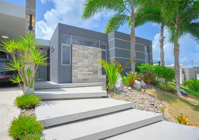 Photo 2 of Single family home for sale at 120 Belair At Finca Elena #120, Guaynabo, PR 00969 | MLS# PR9123936 | Listing updated on 2026-09-04
