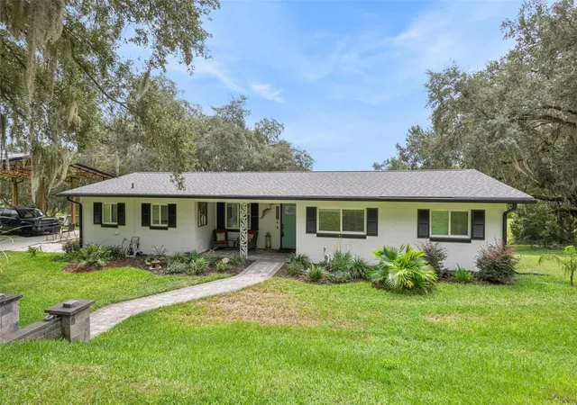Photo 2 of Single family home for sale at 1476 Spring Lake Rd, Fruitland Park, FL 34731 | MLS# G5117362 | Listing updated on 2026-09-08
