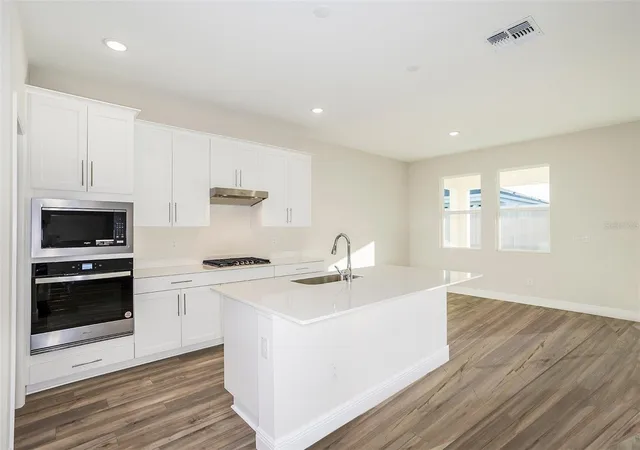 Photo 2 of Single family home for sale at 33527 Twilight Sea Pl, Dade City, FL 33525 | MLS# TB8545496 | Listing updated on 2026-09-06