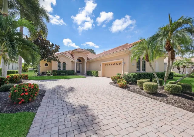Photo 2 of Single family home for sale at 7519 Mizner Reserve Ct, Lakewood Ranch, FL 34202 | MLS# A4705037 | Listing updated on 2026-10-20