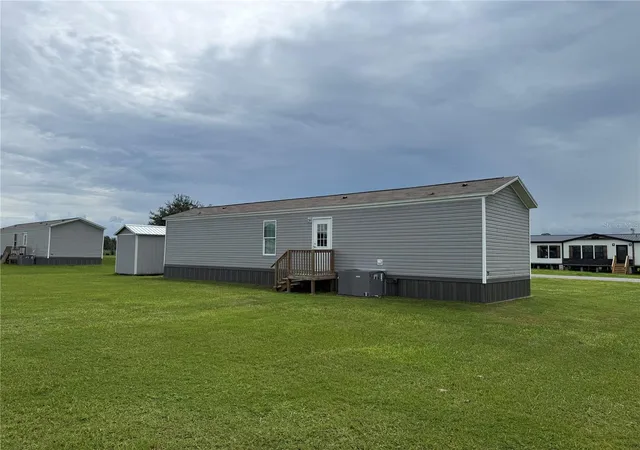 Photo 3 of Manufactured home for sale at 1129 Northwest 12th Ln, Lake Panasoffkee, FL 33538 | MLS# G5117365 | Listing updated on 2026-09-14