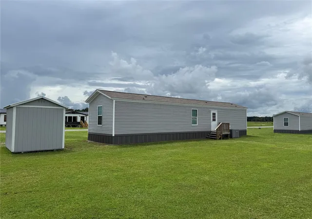 Photo 4 of Manufactured home for sale at 1129 Northwest 12th Ln, Lake Panasoffkee, FL 33538 | MLS# G5117365 | Listing updated on 2026-09-14
