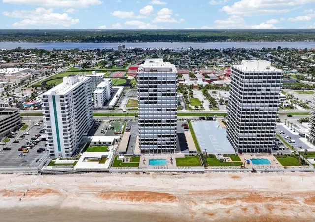 Photo 4 of Condo for sale at 2828 N Atlantic Ave #305, Daytona Beach, FL 32118 | MLS# FC321218 | Listing updated on 2026-10-07