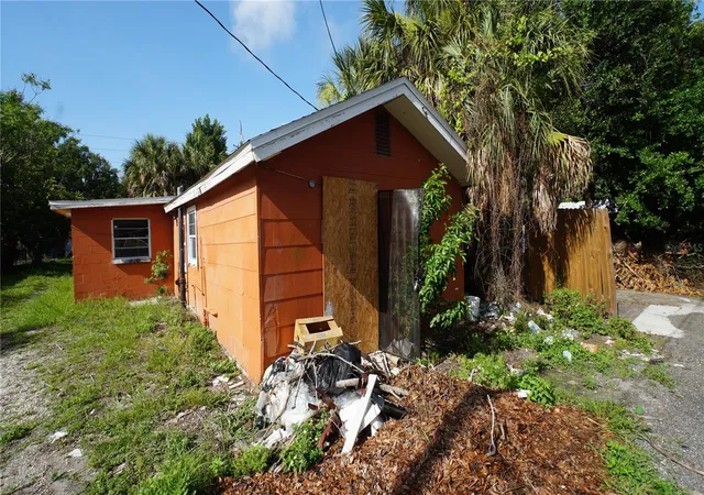 Photo 10 of Single family home for sale at 2135 44th Street S, Saint Petersburg, FL 33711 | MLS# TB8545507 | Listing updated on 2026-09-06