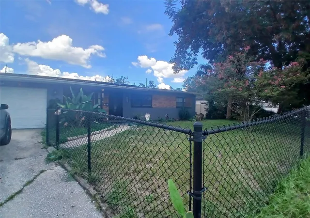 Photo 2 of Single family home for sale at 1818 Heather Ave, Tampa, FL 33612 | MLS# A4705043 | Listing updated on 2026-10-08