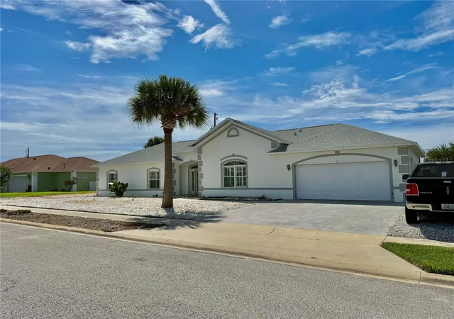 Photo 3 of Single family home for sale at 118 Peninsula Winds Dr, Ormond Beach, FL 32176 | MLS# FC321222 | Listing updated on 2026-09-13